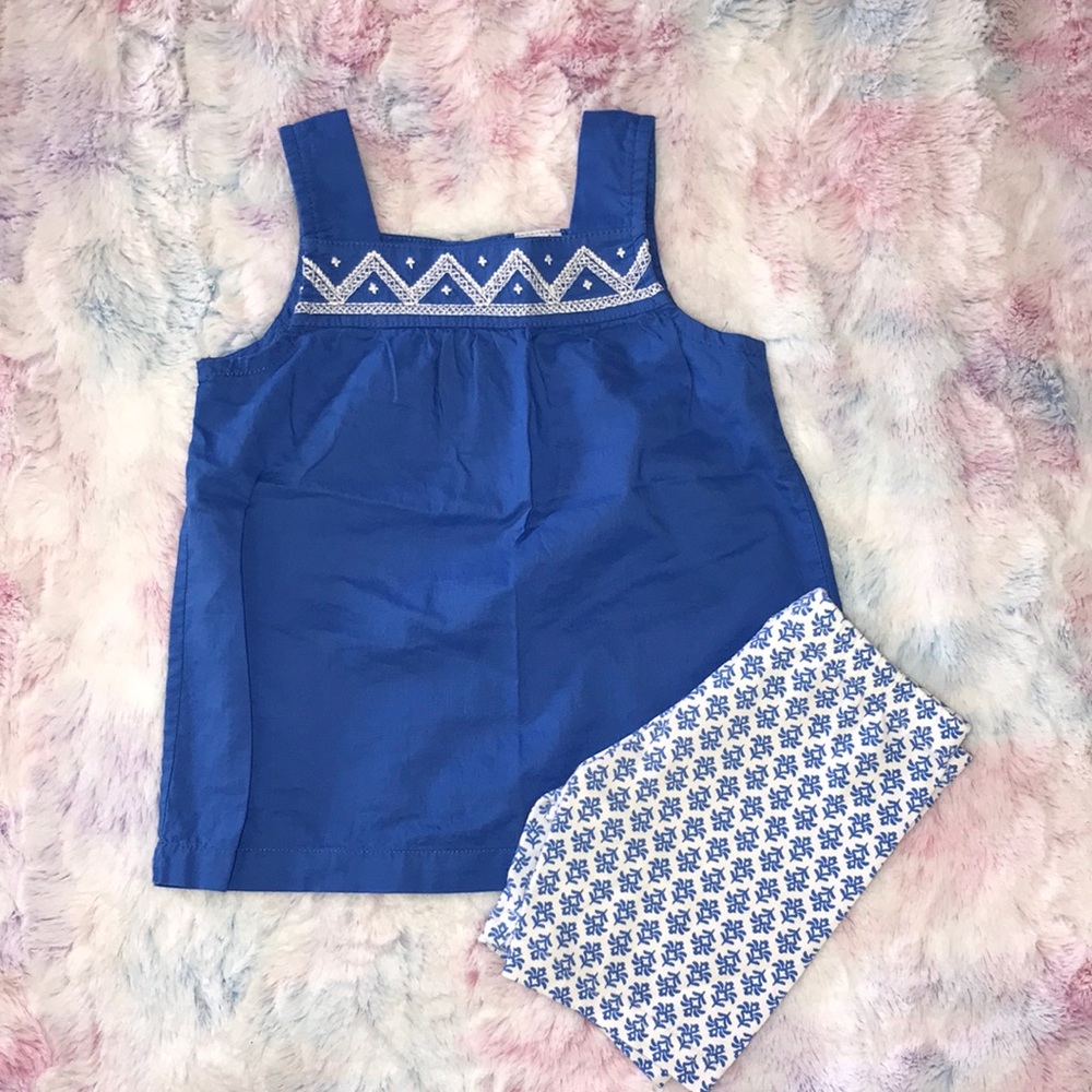 Carter’s 2-Piece Outfit.